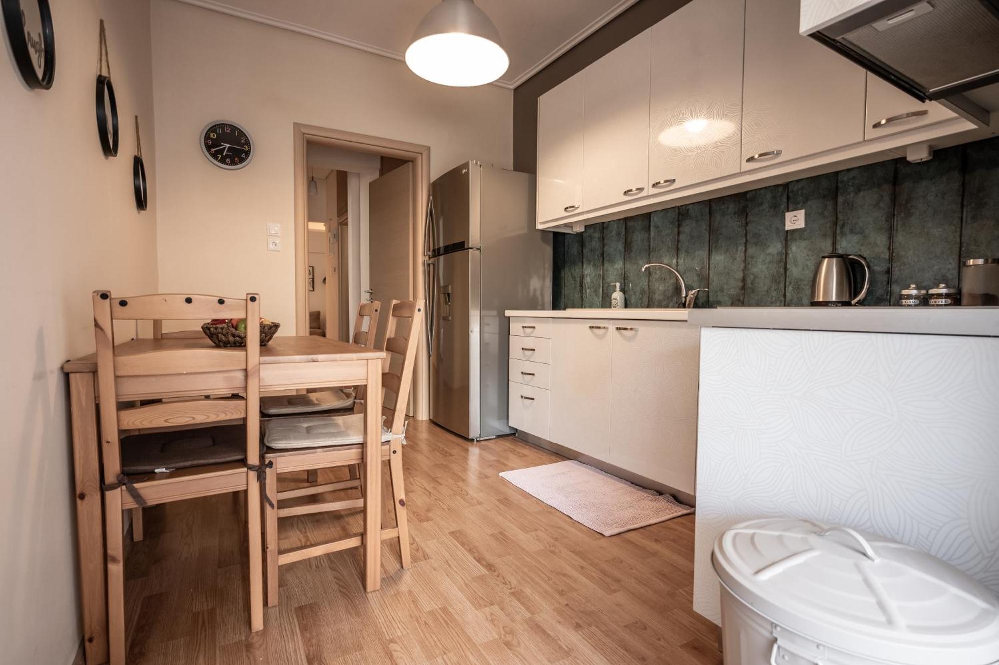 Central Escape Apartment Kalamata Ngoại thất bức ảnh