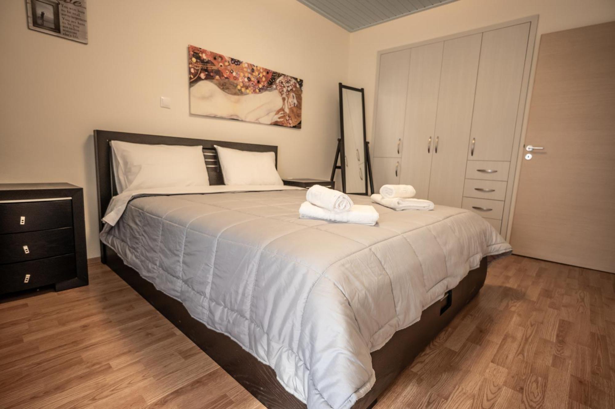 Central Escape Apartment Kalamata Ngoại thất bức ảnh
